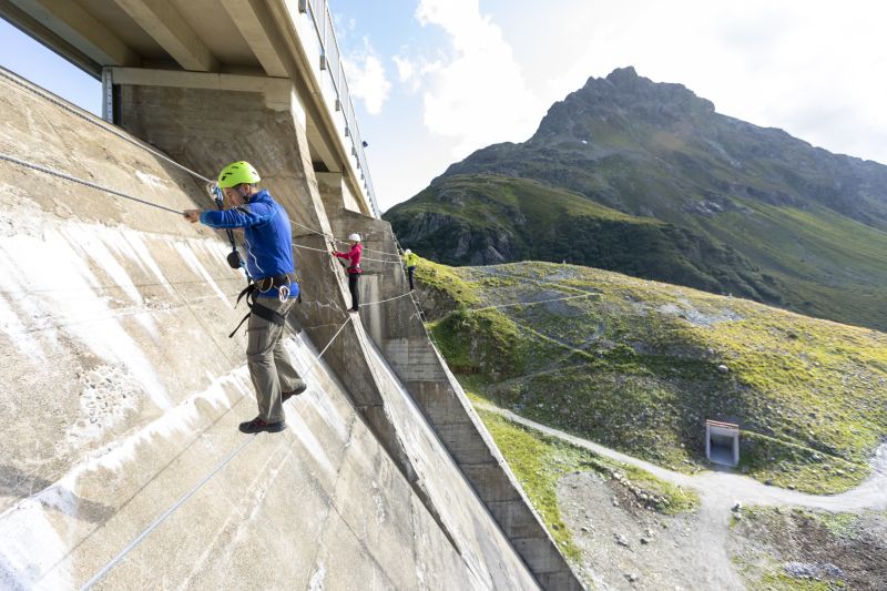 Neu Ein Klettersteig Entlang Der Staumauer In Der Silvretta Montafon