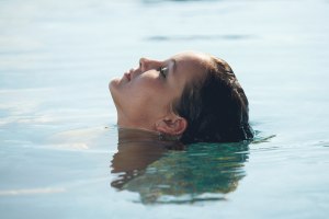 Sommer, Sonne und viel Wasser- in Haubers Gutshof, im Außenpool Eine Erfrischung im Außenpool
