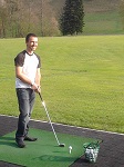 Erste Abschlagsversuche auf der Driving Range. Vor dem ersten Schlag habe ich noch gut Lachen... Von der Rezeption auf den Platz - Hauberianer Christian Risse