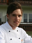 Josephan, genannt Josi macht eine Ausbildung als Koch bei uns. Josephan Wolf