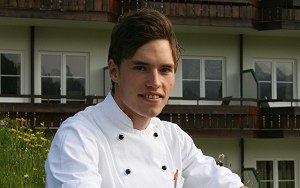 Josephan, genannt Josi macht eine Ausbildung als Koch bei uns. Josephan Wolf