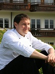 Steffen leitet die Hauberküchen und macht sich kreative Gedanken über die neue Terrassenkarte. Steffen Erhardt