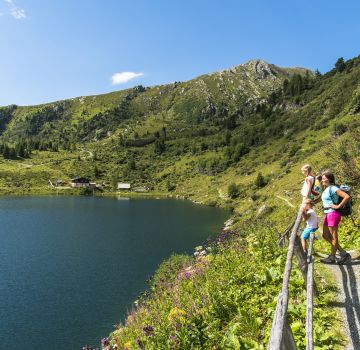 Der Falkertsee, perfekter Ausgangspunkt für Touren