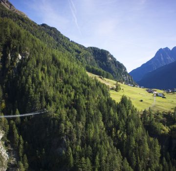 Ausflugstipp im Ötztal: Hängebrücke Längenfeld