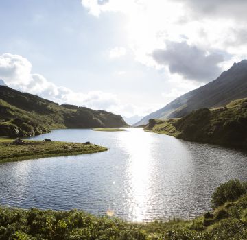 Unternimm in Deinem Urlaub eine Tour zum Langsee im Silbertal.