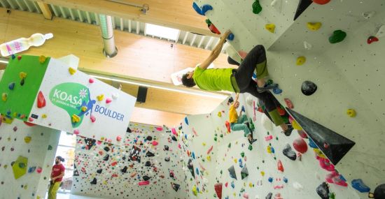 In der Koasa Boulderhalle ist Ausdauer gefragt
