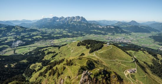 Vom Hotel aus kannst Du direkt den Anstieg auf das Kitzbüheler Horn in Angriff nehmen