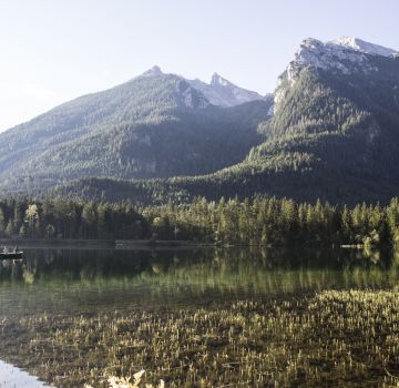 Der Hintersee vor dem imposanten Watzmann