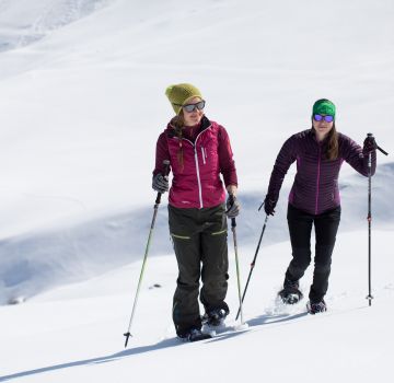 Mit Freunden macht das Schneeschuhwandern doppelt Spaß!