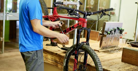 An der Werkbank machst Du Dein Bike fit