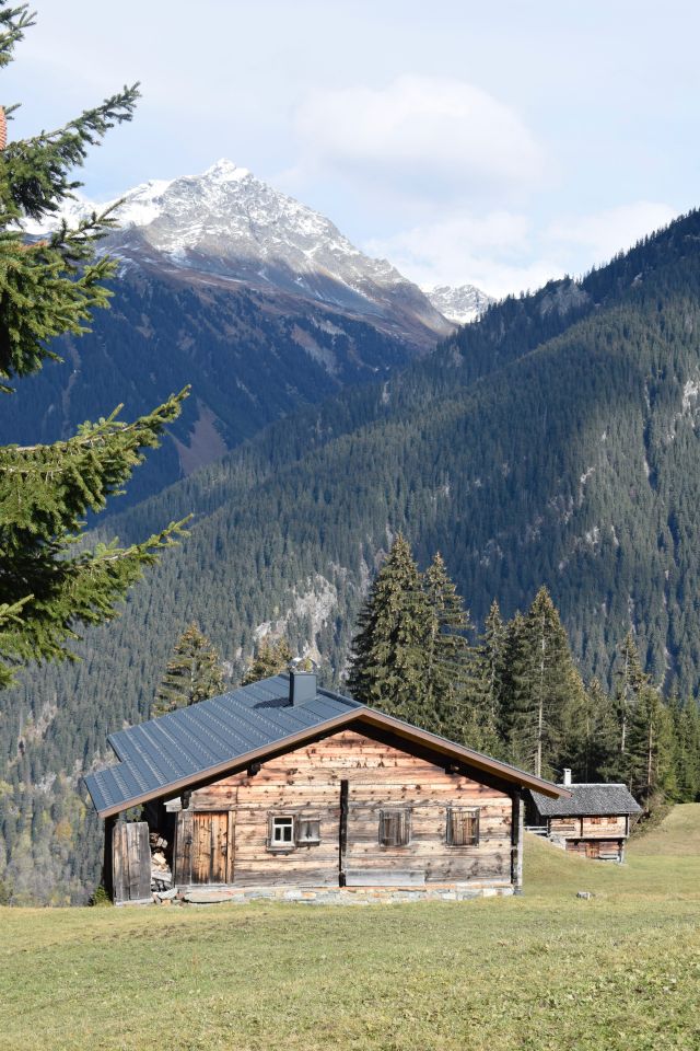 Wanderung in Deinem Wanderurlaub im Explorer Hotel Montafon in Gaschurn zum Aussichtspunkt Ganeu Maisäß. Gewinnspiel Mailing #ExplorerMoments Wanderung zum Aussichtspunkt Ganeu Maisäß bei Gaschurn