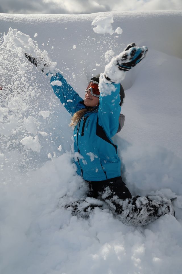 Spaß im Schnee mit der ganzen Familie nahe des Explorer Hotel Zillertal in Kaltenbach. Gewinnspiel Mailing #ExplorerMoments Schneespaß für die kleinen Entdecker