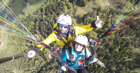 Absolute Suchtgefahr beim Tandem-Gleitschirmflug über Oberstdorf
