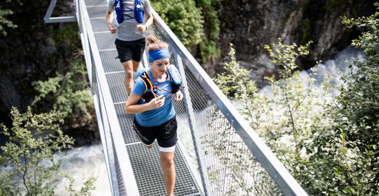 Endspurt über die Brücke