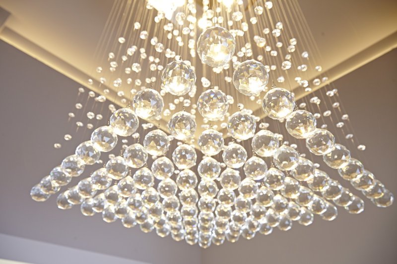 Der Kristallleuchter im Kurhotel Haubers in Oberstaufen im Allgäu. Licht