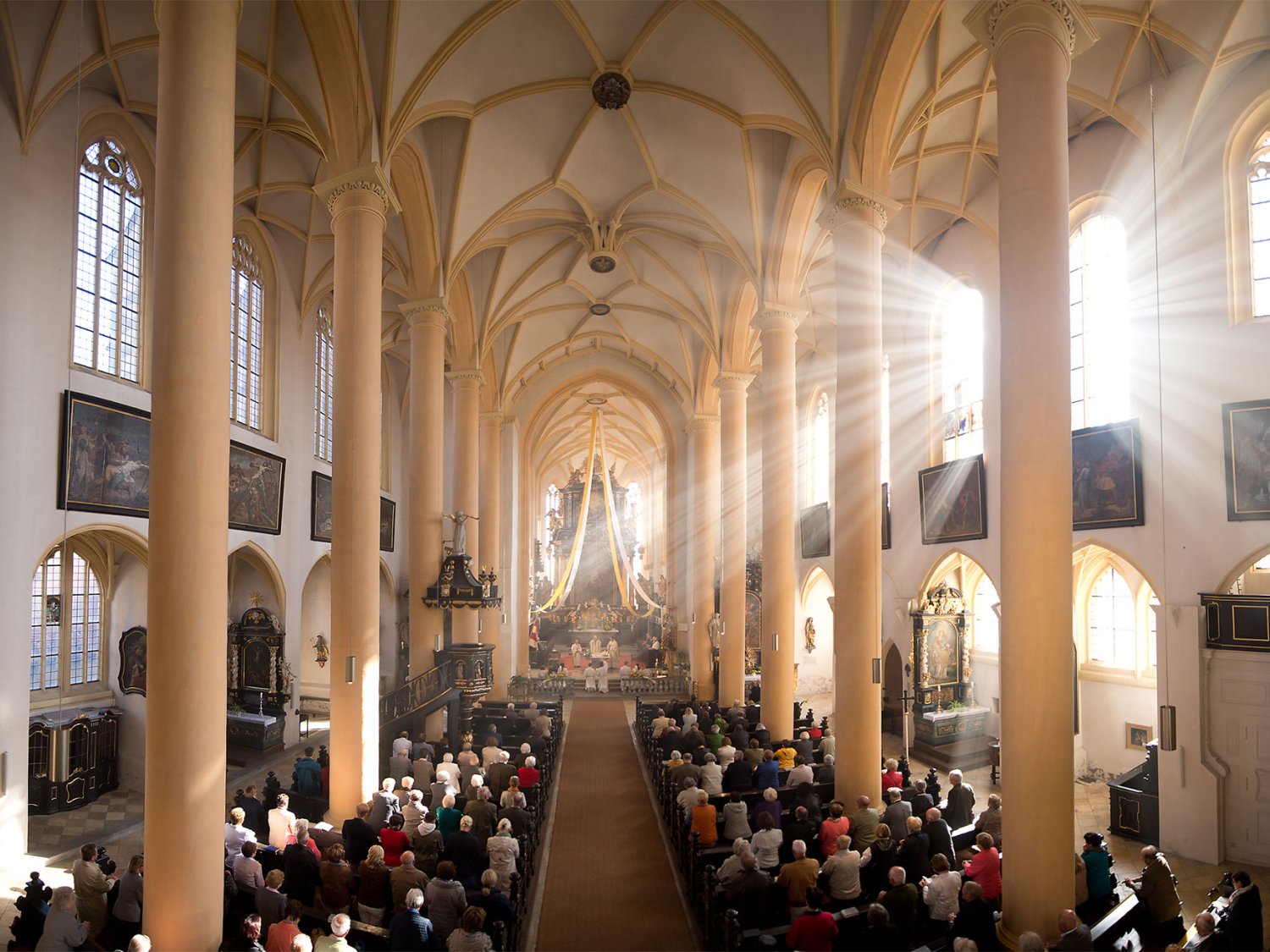 Kirchen In Iphofen Im Weinland Franken