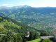 Nach dem Abstieg über den Jägersteig fahren wir mit der Hochmuth Seilbahn hinunter nach Dorf Tirol